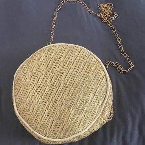 Straw purse with gold chain